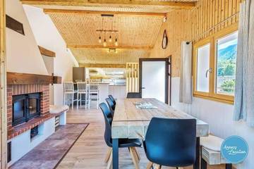 Gîte pour 8 personnes, avec balcon à Alex (Annecy)