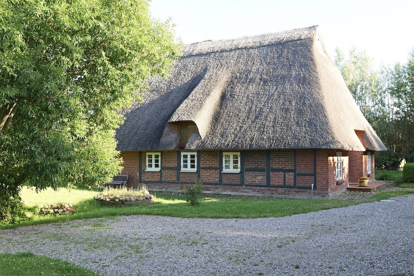 Romantisches Cottage unter Reet inmitten der Natur in Behrensdorf, Südliche Ostseeküste