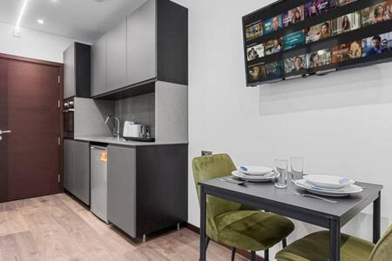 Entire apartment, Luxury Spacious 2 person Suite in North London in London, South East England