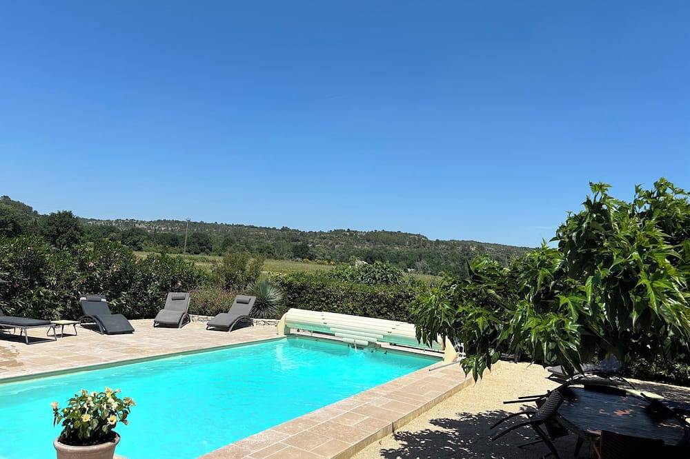 Mas provencal renove avec chambres climatisées et superbe vue sans vis a vis in Belvézet, Région de Nîmes