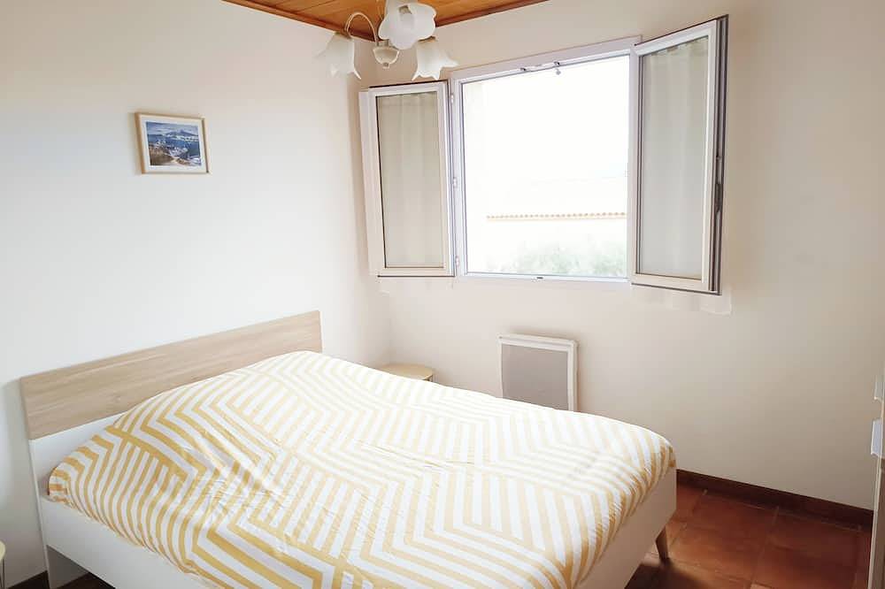 Entire apartment, Apartment In A Winery In The Var Small Dog Accepted On Leash in Cuers, Toulon region