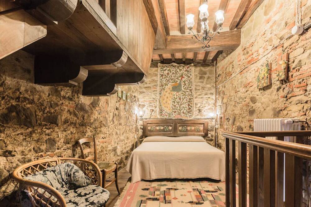 Torre Monterchi, independent villa sleeping 10 in Monterchi, Valtiberina