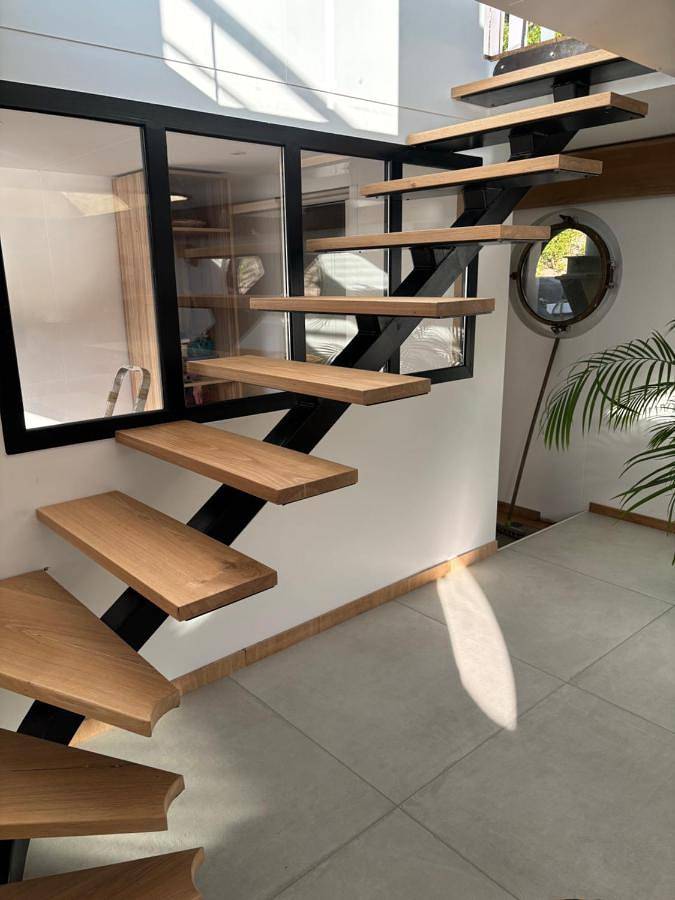 Bateau pour 8 personnes, avec terrasse et vue, animaux acceptés dans les Hauts-de-Seine - 4