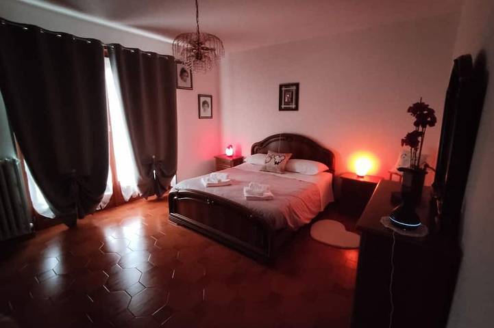 Appartamento intero, Casa vacanza Il Corbetto a Locana ai piedi del Parco Nazionale del Gran Paradiso in Locana, Canavese