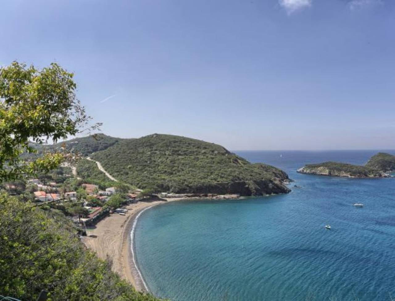 Entire apartment, Holiday Apartment "Il Nido" Near the Beach in Innamorata, Elba