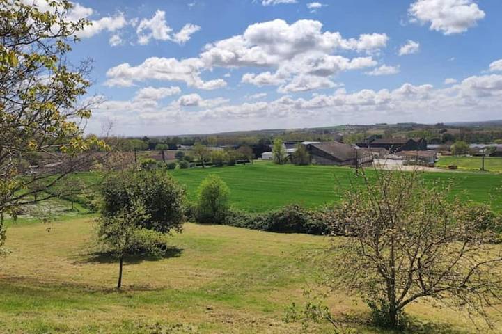 Apartamento entero, Gîte de la Tride 1. Avec Terrasse Proche du Centre in Lectoure, Gers