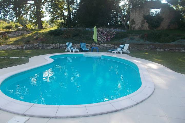 Alojamiento y desayuno para 2 personas, con jardín y piscina - 1