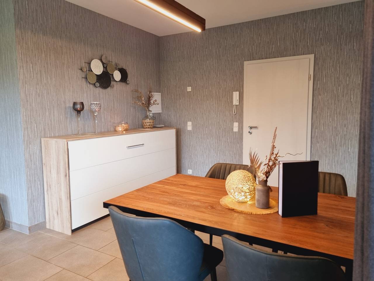 Apartamento entero, Eifel Dream Casa29 con jacuzzi exterior privado y sauna in Burbach, Bitburg-Prüm