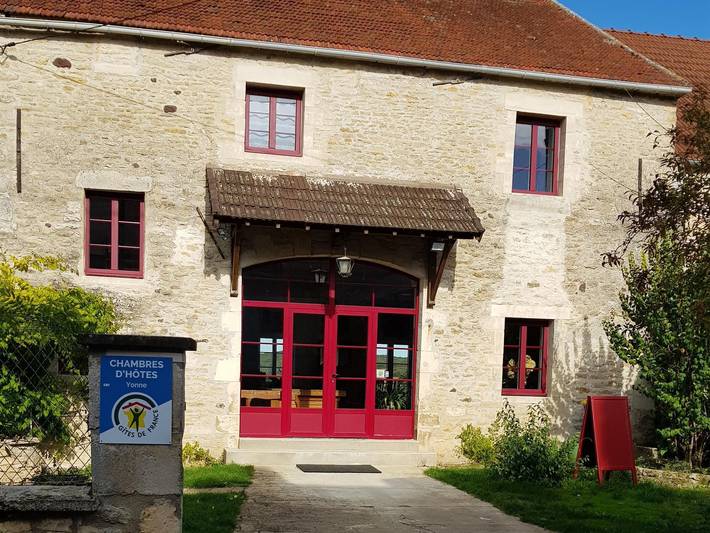 Gîte pour 3 personnes, avec jacuzzi à Montillot