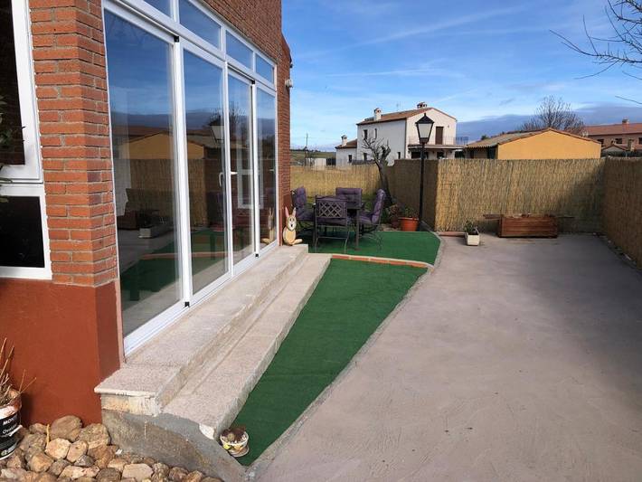 Apartamento para 6 personas, con Terraza además de Jardín y Vistas en El Fresno