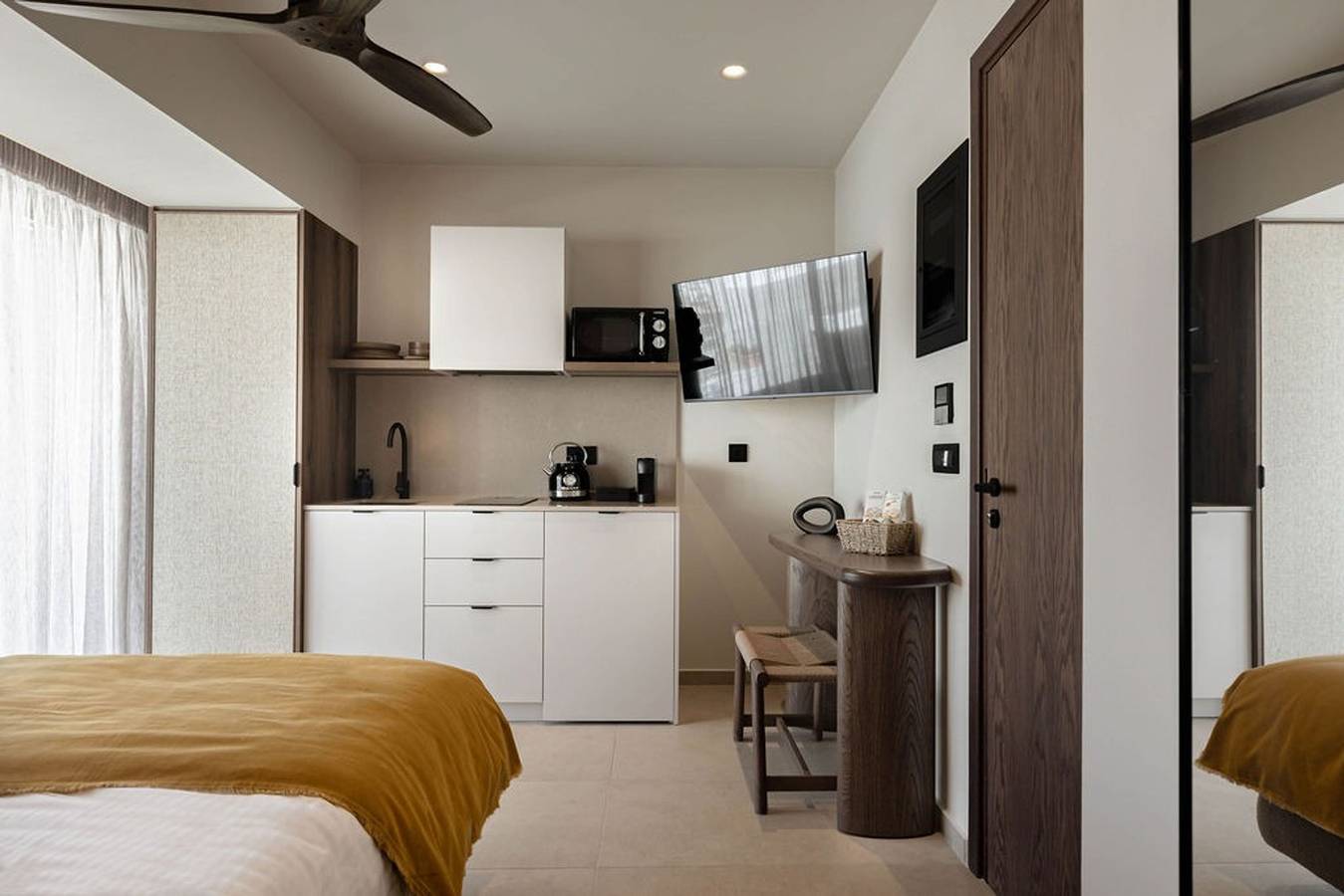 Entire apartment, Petite Suite with Balcony by Moncasa in Almyros Beach (Agios Nikolaos), Lasithi