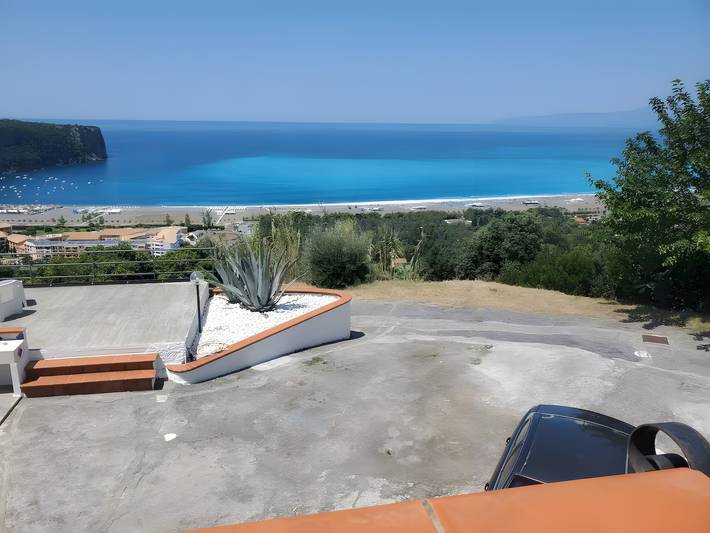 Ferienhaus 'Vista Mare Con Giardino' mit Meerblick, Wi-Fi und Klimaanlage in Praia a Mare, Cosenza Provinz