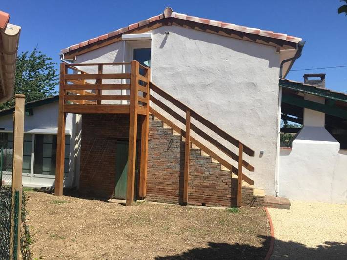 Gîte pour 4 personnes, avec piscine ainsi que jardin et vue, animaux acceptés à Parisot - 2