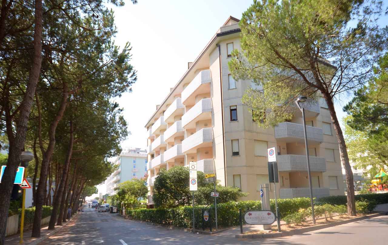 Entire vacation apartment, Holiday apartment with air conditioning and balcony in Bibione, Venice Province