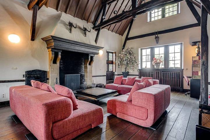 Maison de vacances pour 50 personnes, avec sauna ainsi que jardin et jacuzzi à Vielsalm