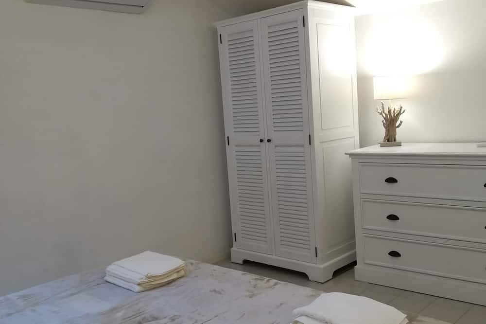 Ganze Wohnung, 100 Meter vom Meer entfernt Villa, umgeben von Grün in Santa Margherita di Pula, Pula und Umgebung