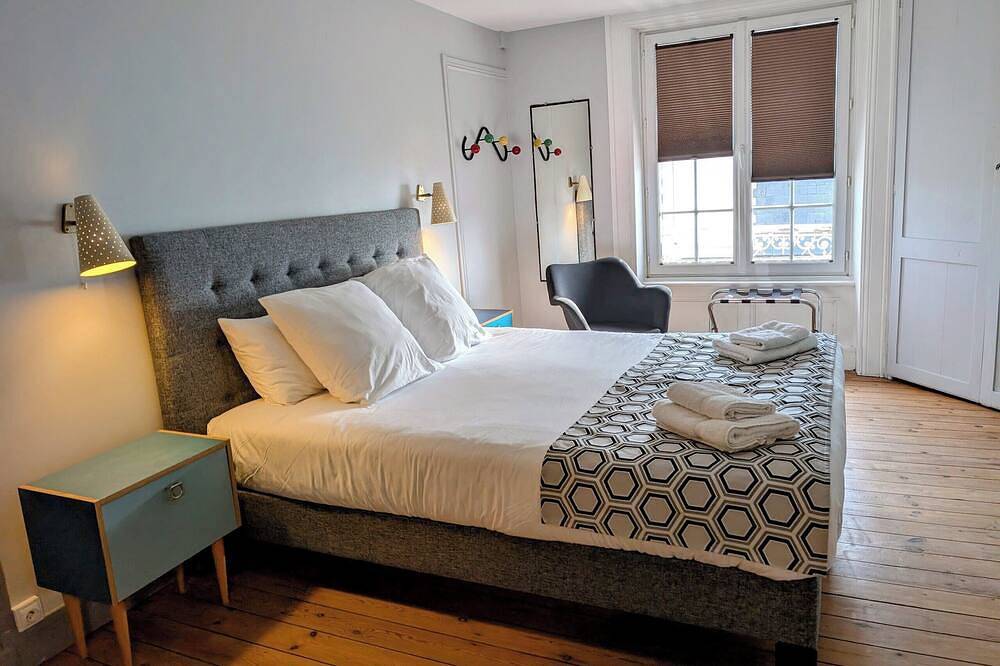 Appartement entier, Appartement Art et Vintage bord de mer à 1 minute à pied de la plage 4 personnes in Saint-Pair-sur-Mer, Côte de la Déroute