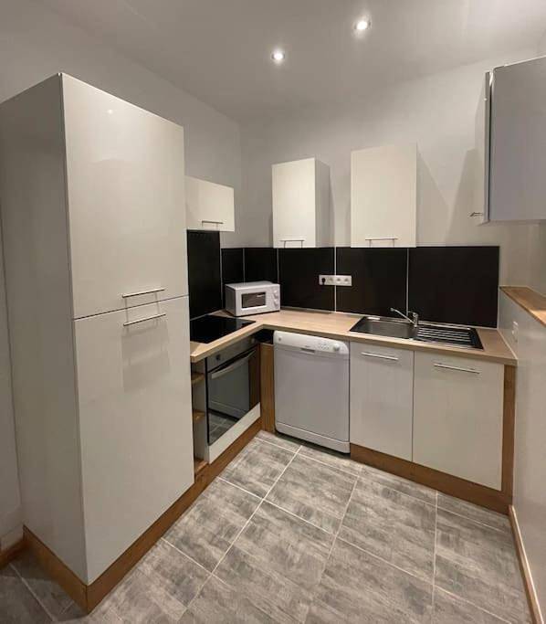 Three-Bedroom House in Région de Rouen