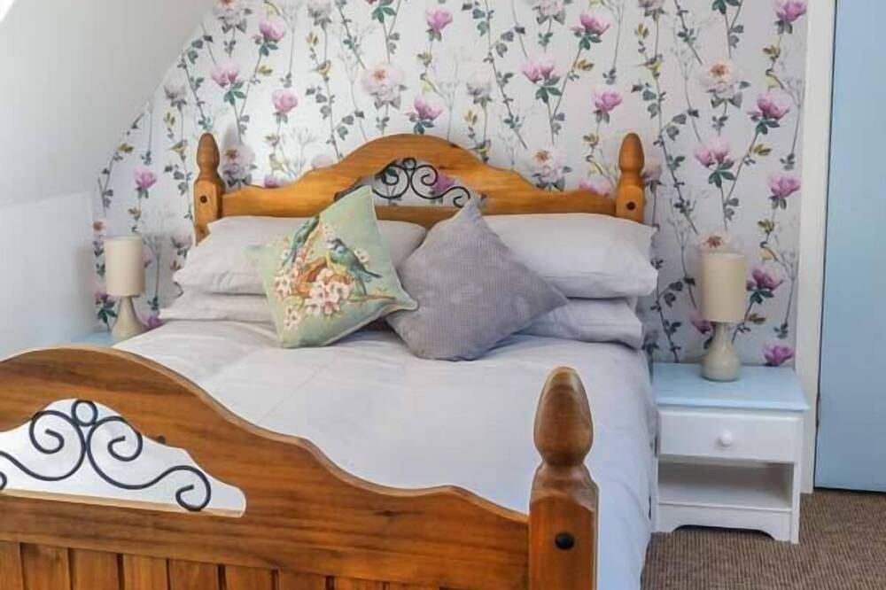 Deskford Cottage, family friendly, country holiday cottage in Nairn in Nairn, Highlands