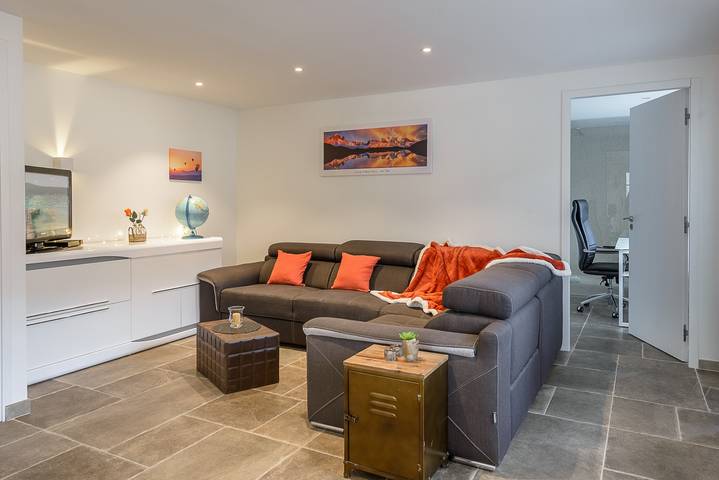 Location de vacances pour 8 personnes, avec terrasse ainsi que sauna et vue sur le lac, animaux acceptés à Doussard - 2