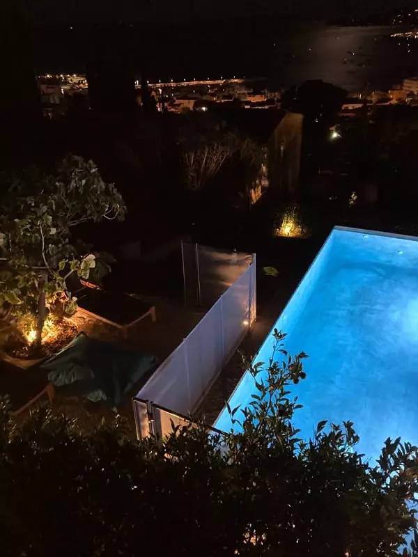 Villa pour 14 personnes, avec piscine et vue ainsi que jardin et terrasse, animaux acceptés dans Le Lavandou - 4