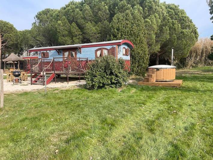 Maison de vacances pour 4 personnes, avec Balcon et Terrasse ainsi que Jacuzzi et Jardin