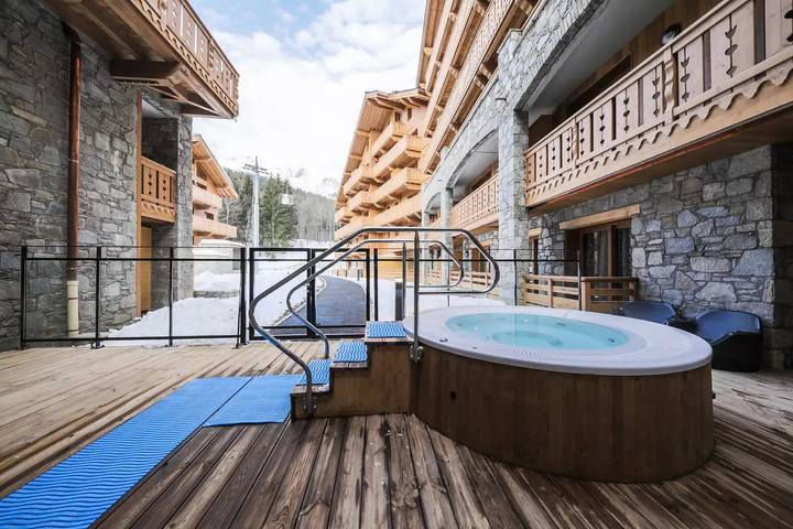 Gîte pour 4 personnes, avec sauna et vue ainsi que piscine et balcon dans Meribel-les-Allues - 4