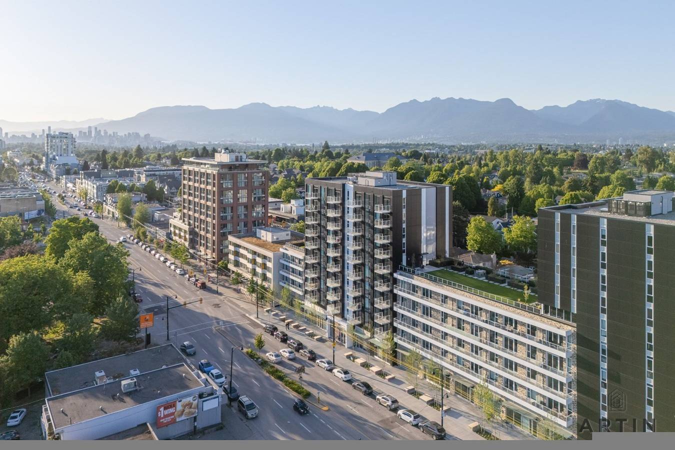Apartamento entero, Sleek 1Br + Den Condo | City & Mountain Views in Vancouver, Columbia Británica