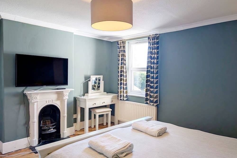 Broyle House, Chichester -  a family house that sleeps 4 guests  in 2 bedrooms in Chichester, West Sussex