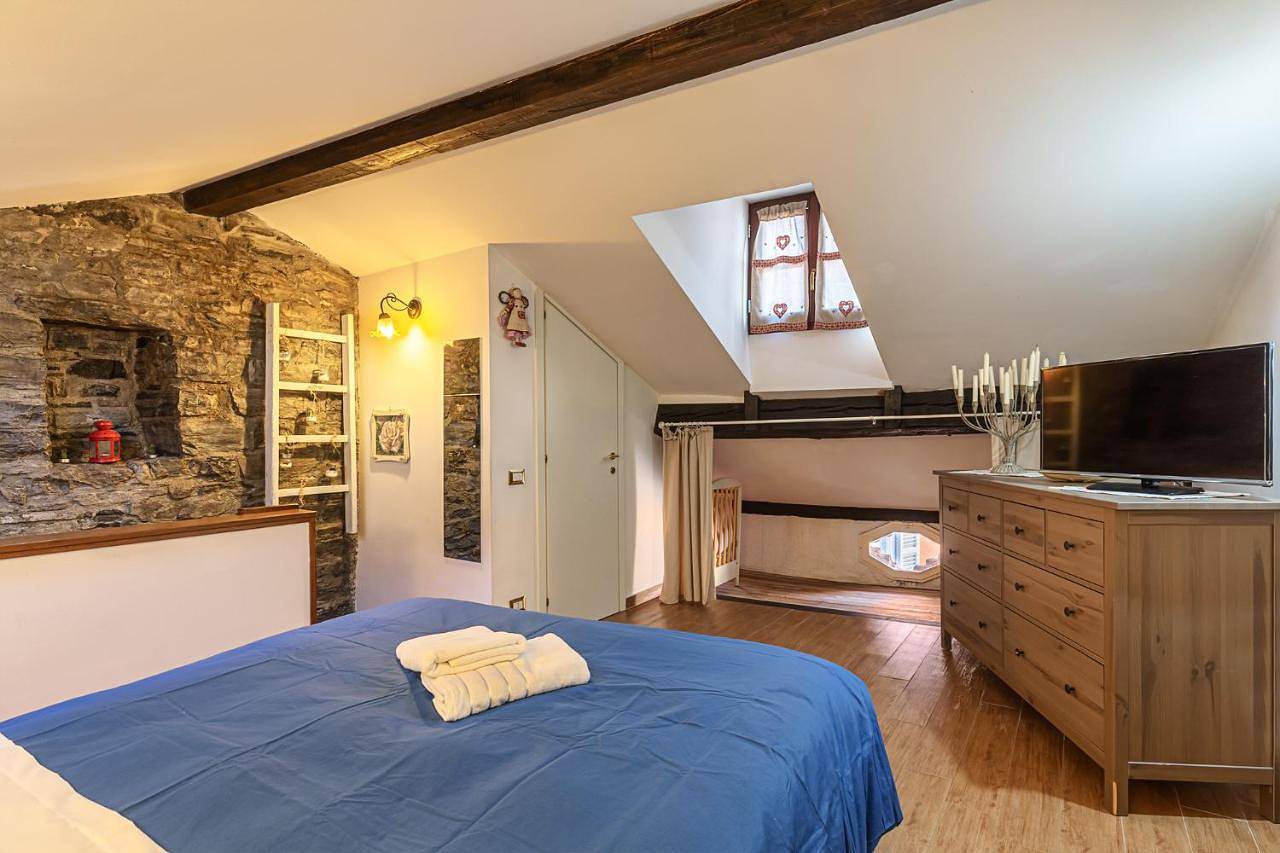 Casa al Lago di Como in Riva Cernobbio in Holmes Lido (Cernobbio), Cernobbio