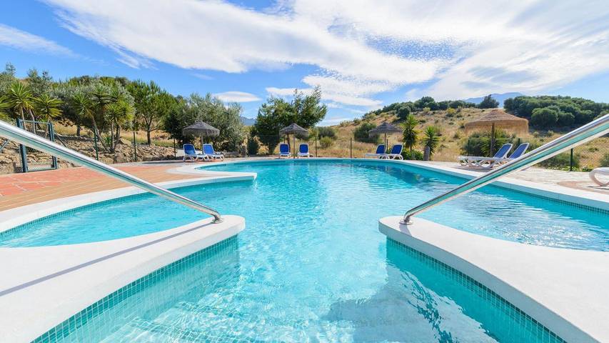 Casa rural para 4 personas, con balcón/terraza y piscina en Viñuela - 3