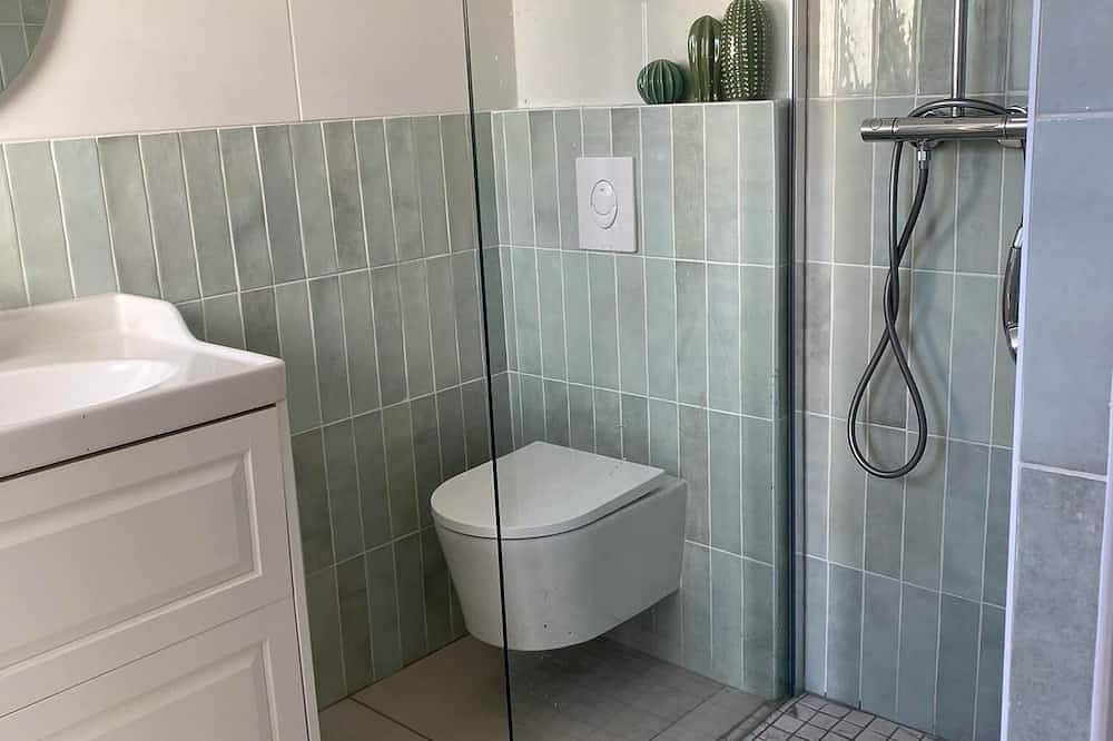 Entire apartment, Charming fully-equipped studio downtown in Floirac, Bordeaux region