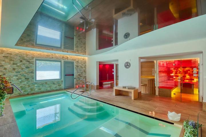 Appartamento per 3 persone, con Terrazza e Idromassaggio nonché Giardino e Piscina a Urbania