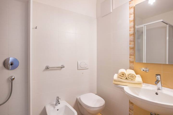 Ganze Wohnung, Runcac - Ferienwohnung Roterins mit Bergblick, Wlan & Balkon in San Vigilio di Marebbe, Enneberg