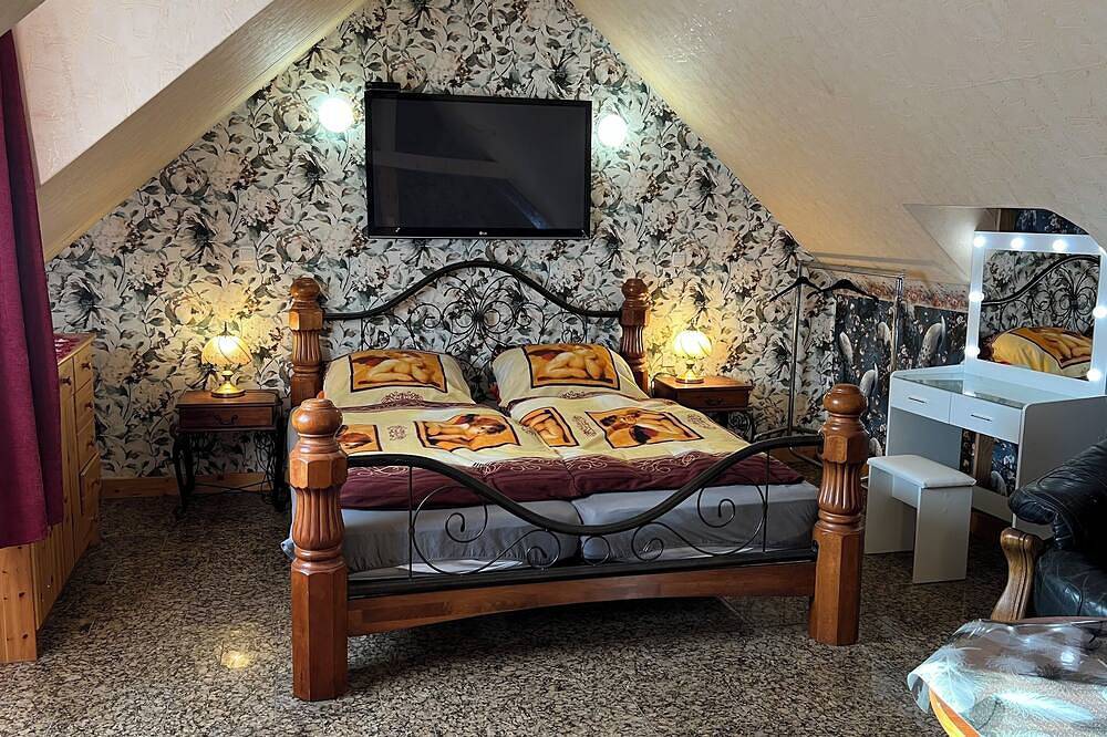 Ganze Wohnung, Gemütliche Maisonette Wohnung mit Pool und Sauna in Grevenbroich in Grevenbroich, Rhein-Kreis Neuss