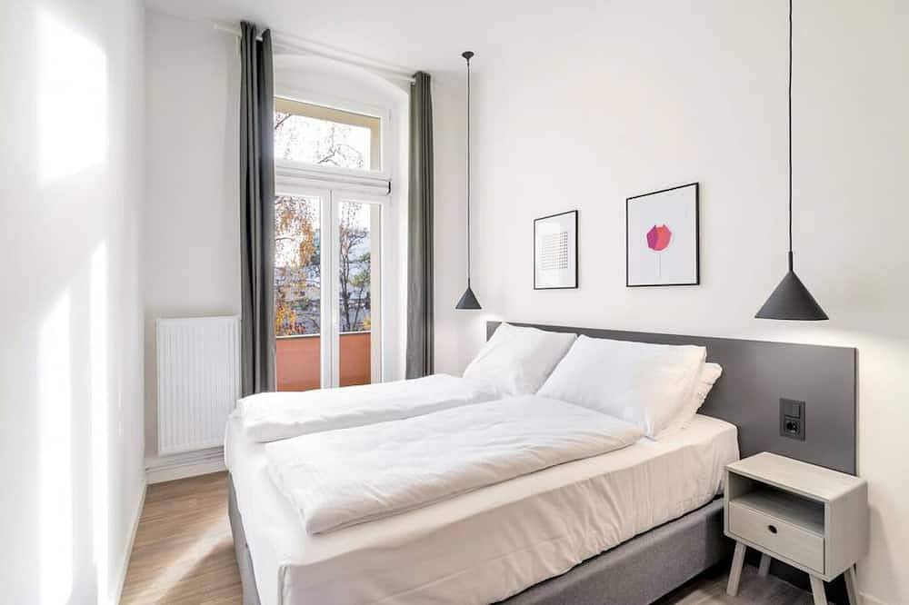 Ganze Wohnung, 4-Bedrooms Apartment (130sqm) with a comfy balcony(6) in Wedding Berlin, Berlin