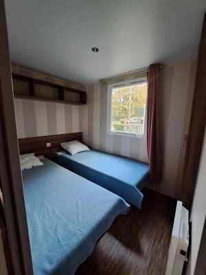 Camping pour 6 personnes, avec piscine ainsi que bassin pour enfant et terrasse