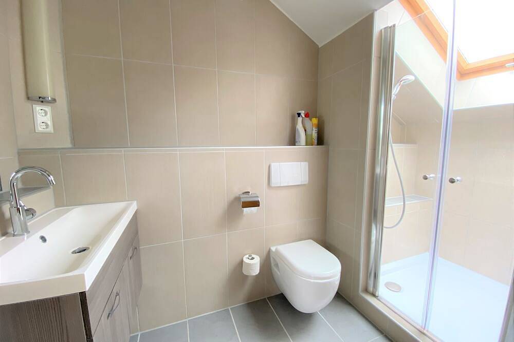 Ganze Wohnung, Moderne 2-Zimmer-Ferienwohnung \"Denise\" am See mit Top Ausstattung in Rötz, Ostbayern