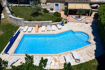 Cottage pour 4 personnes, avec piscine et jardin à Divajeu