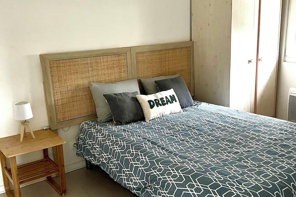 Entire apartment, Large, well-located T3 with 2 bathrooms in Sens, Yonne