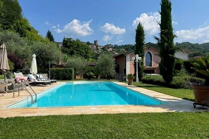 Ferienhaus für 4 Personen, mit Garten und Pool sowie Balkon, mit Haustier - 1