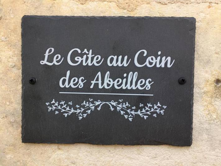 Location de vacances pour 6 personnes, avec piscine ainsi que vue et jardin, adapté aux familles à La Caillère-Saint-Hilaire - 3