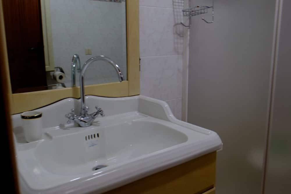 Appartamento intero, Casa Vacanze Ilde in Corchiano, Provincia di Viterbo