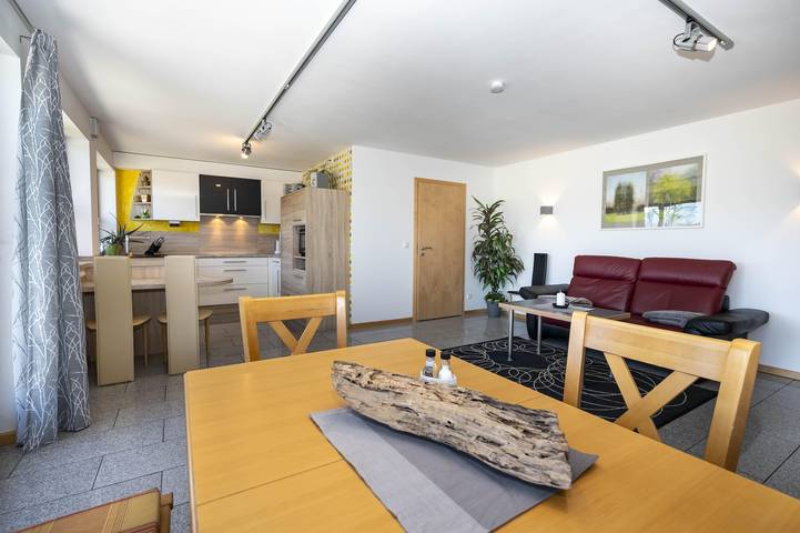 Ferienwohnung für 5 Personen, mit Terrasse und Garten in Ofterschwang