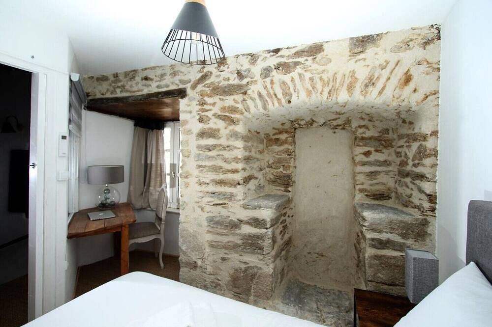 Charming historic gem with modern flair in Leynhac in Leynhac, Région d'Aurillac