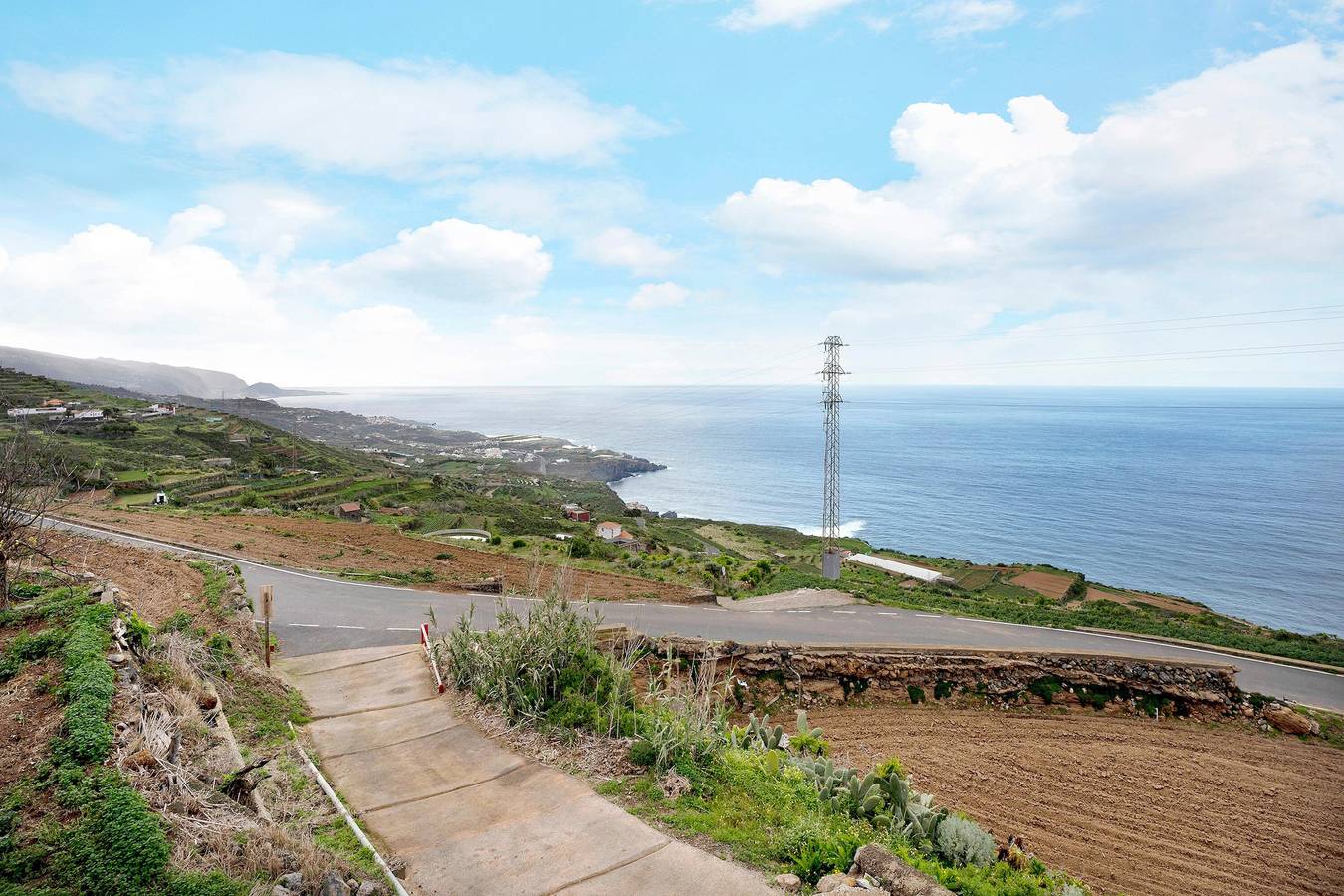 Vacation Home "Finca Los Angeles" with Sea View, Private Terraces & Wi-Fi in San Juan de la Rambla, North Tenerife