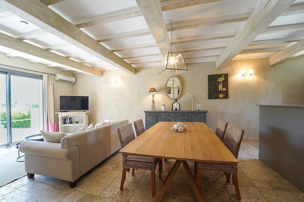 Acogedora Casa Con Piscina Climatizada in Forcalquier, Parque natural regional del Luberon