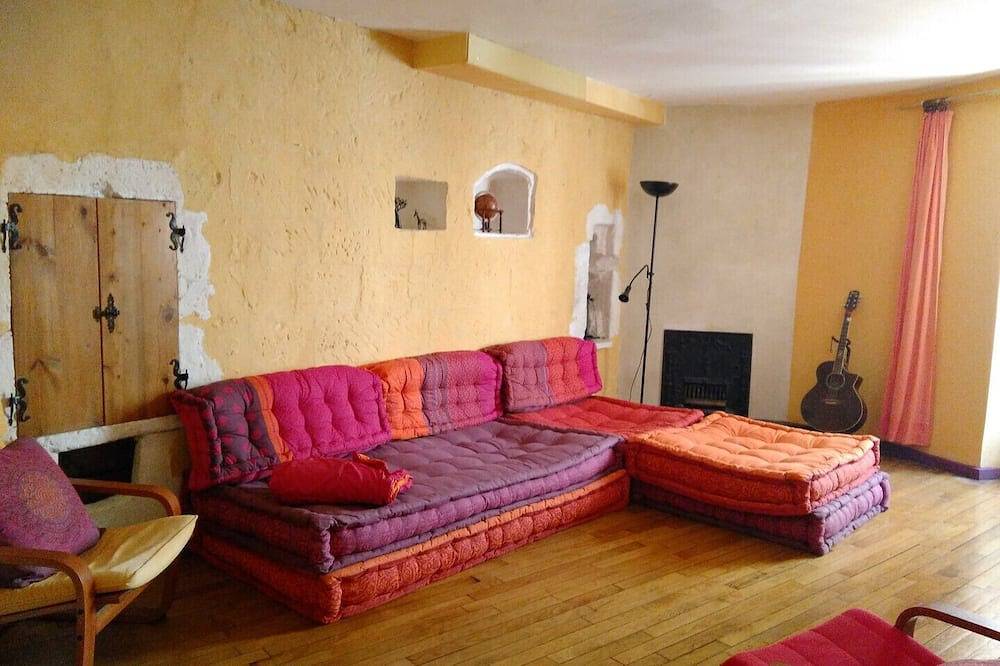 Entire apartment, Apartment with Terrace – Saint-Paul-Trois-Châteaux, Drôme Provençale in Saint-Paul-Trois-Châteaux, Nyons region