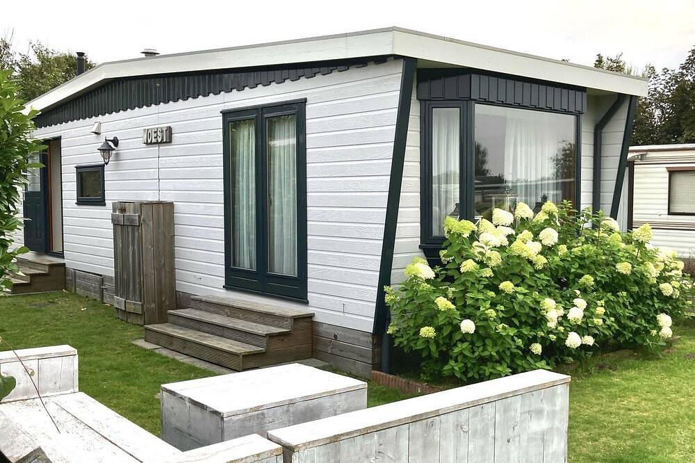 Schönes und gemütlich eingerichtetes Chalet für 4 Personen, 400 Meter vom Strand entfernt in Petten, Noord-Holland - Nordseeküste