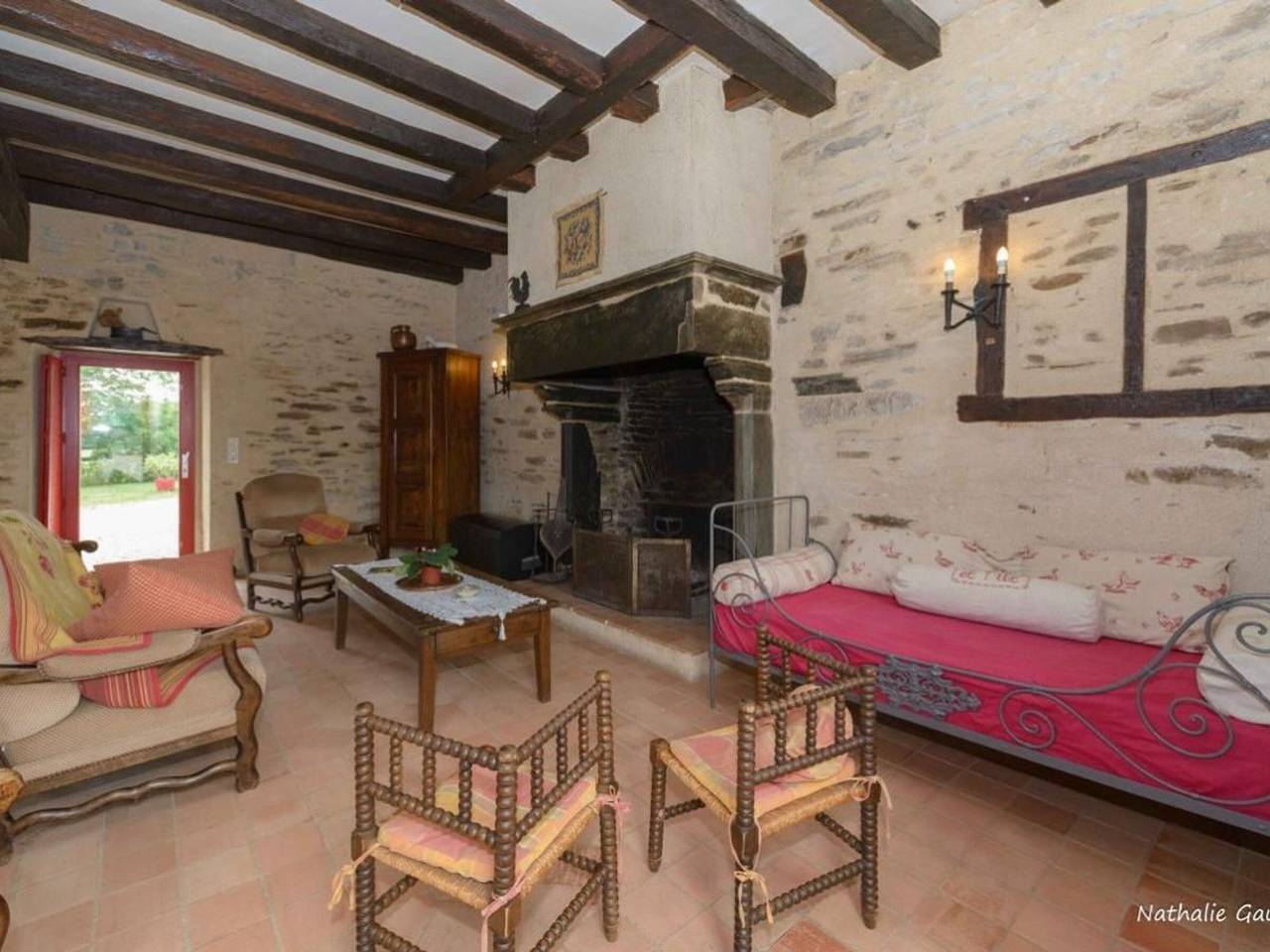 Maison de Campagne Spacieuse avec Piscine Privée et Jardin Clos in Pannecé, Vallée de la Loire